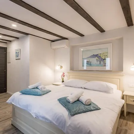 Old Town Matusko 3* Сплит