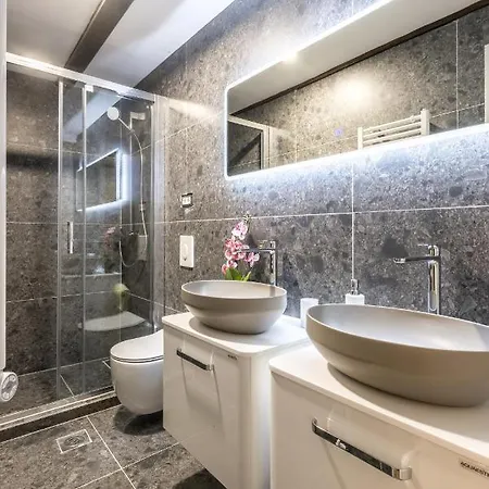 Old Town Matusko Split