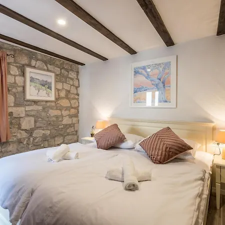 Bed & Breakfast Old Town Matusko