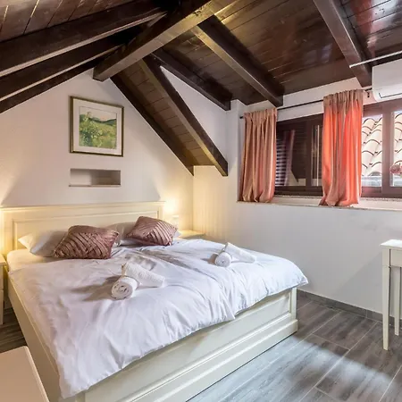 Old Town Matushko Bed & Breakfast