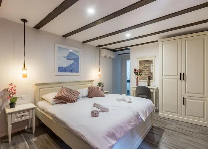 Old Town Matusko Bed and Breakfast Σπλιτ