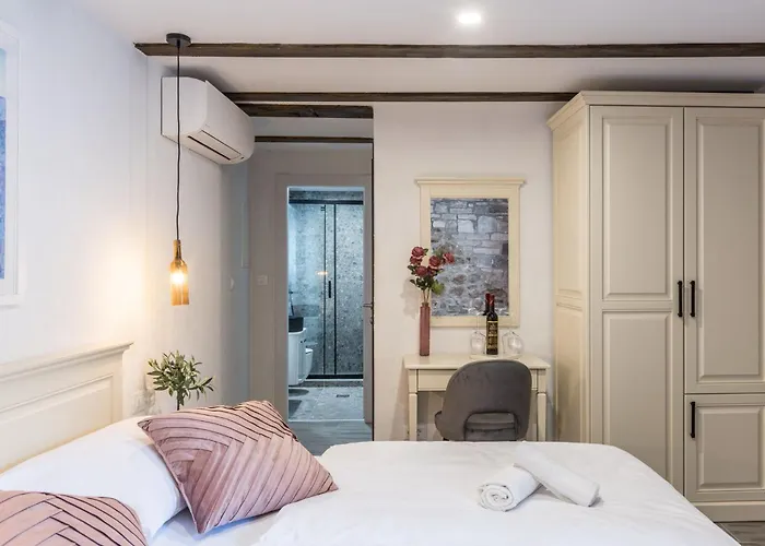 Old Town Matusko 3* Σπλιτ