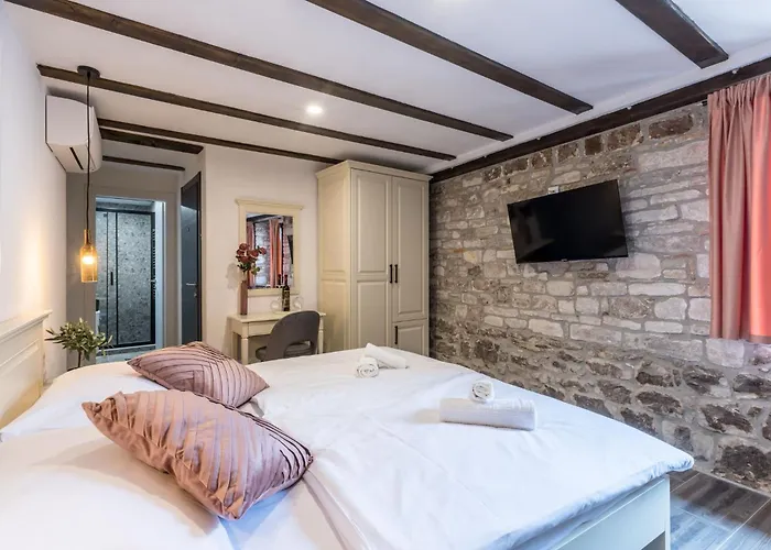 Bed and Breakfast Old Town Matusko