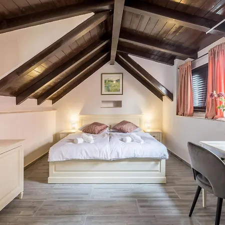 Bed & Breakfast Old Town Matusko 3*