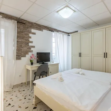 krevet i doručak Old Town Matusko Split