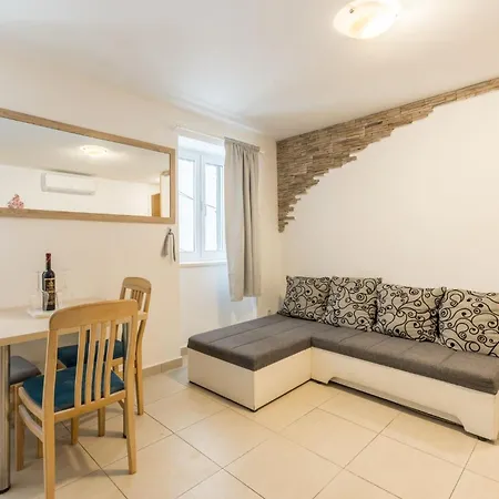 krevet i doručak Old Town Matusko 3*